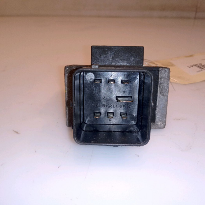 Boitier de préchauffage occasion RENAULT KANGOO II Phase 1 01-2008->03-2013 1.5 DCI 105ch 9640469680 3