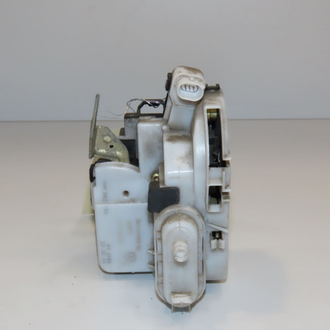 Serrure porte avd occasion VOLKSWAGEN POLO III Phase 2 11-1999->12-2001 1.4i 8v 60ch 6N1837016E 2