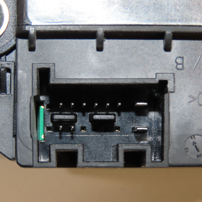 Mecanisme+moteur leve-glace avg occasion VOLKSWAGEN POLO V POLO V Phase 1 2009-09-01->2014-05-31 1.6 TDI 90 6R3837461L 4