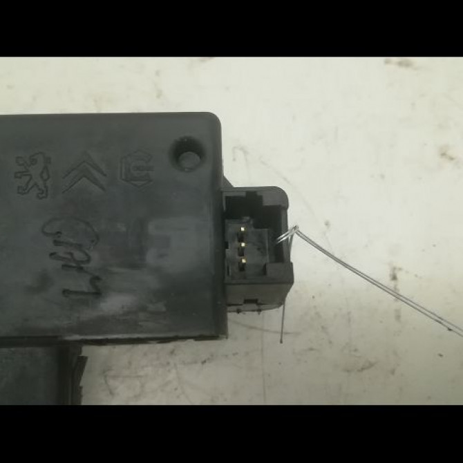 Serrure hayon occasion PEUGEOT 307 Phase 1 04-2001->06-2005 1.4i 16v 871972 3