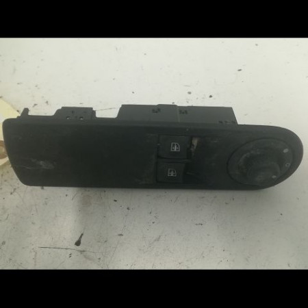 Commande lève-glace porte avant gauche occasion RENAULT CLIO IV Phase 1 07-2012->... 1.5 DCI 90ch 254118044R