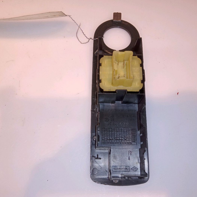 Commande lève-glace porte avant gauche occasion RENAULT CLIO IV Phase 1 07-2012->... 1.5 DCI 90ch 254118044R 2