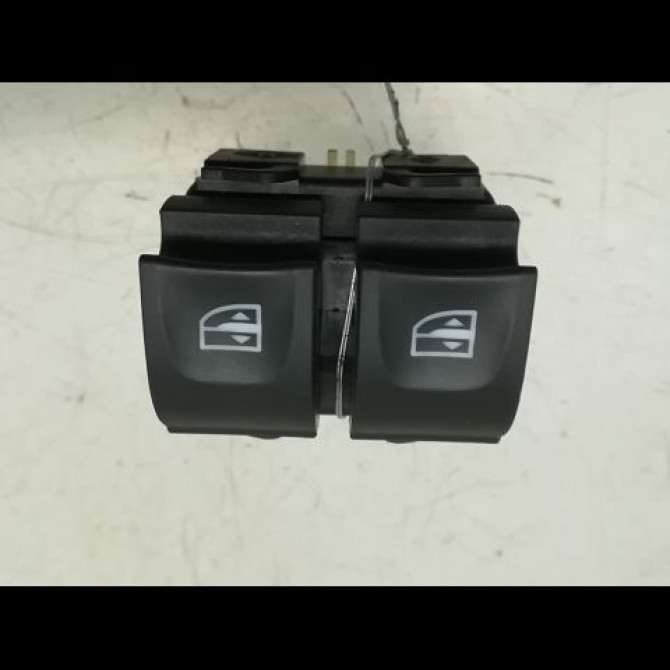 Commande lève-glace porte avant gauche occasion RENAULT CLIO IV Phase 1 07-2012->... 1.5 DCI 90ch 254118044R 1