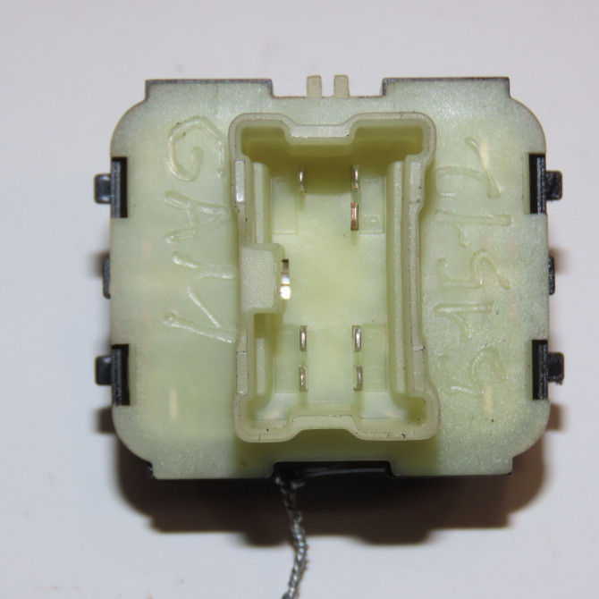 Commande lève-glace porte avant gauche occasion RENAULT CLIO IV Phase 2 08-2016->... 0.9i TCE 254118044R 2