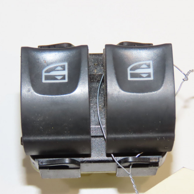 Commande lève-glace porte avant gauche occasion RENAULT CLIO IV Phase 1 07-2012->... 1.5 DCI 75ch 254118044R 1