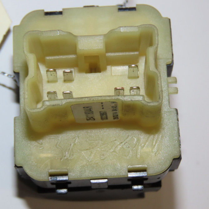 Commande lève-glace porte avant gauche occasion RENAULT CLIO IV Phase 1 07-2012->... 1.5 DCI 75ch 254118044R 4