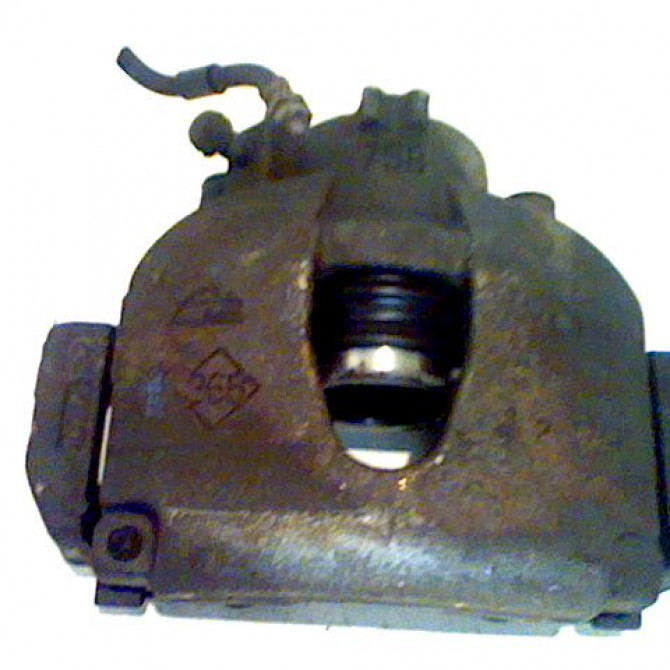 Etrier de frein avant droit occasion RENAULT LAGUNA III Phase 2 11-2010->03-2013 1.5 DCI 8v 110ch 410010002R 1