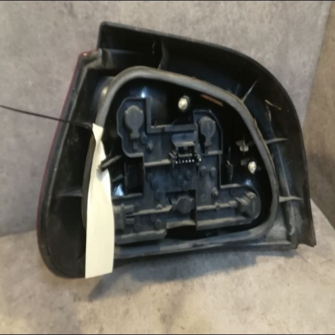 Feu arrière droit occasion RENAULT MEGANE I Phase 2 03-1999->06-2003 1.4 16v 7700428321 2