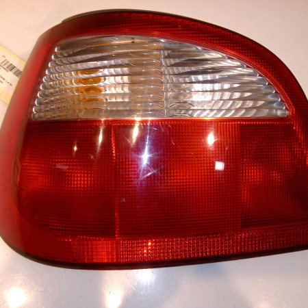 Feu arrière gauche occasion RENAULT MEGANE I Phase 2 03-1999->06-2003 1.4i 16v 7700428320