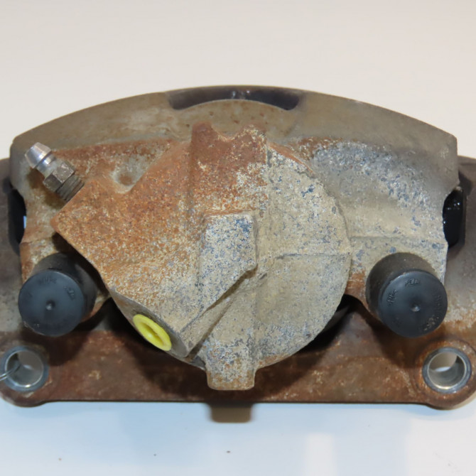 Etrier de frein avant gauche occasion RENAULT TWINGO II Phase 2 12-2011->12-2014 410110002R 3