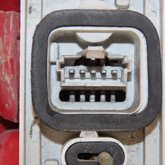 Feu arrière droit occasion RENAULT TWINGO I Phase 2 08-1998->08-2000 1.2i 60ch 7700426320 3