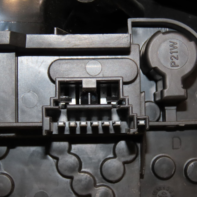 Feu arrière droit occasion RENAULT MEGANE I Phase 2 03-1999->06-2003 1.4 16v 7700428321 3