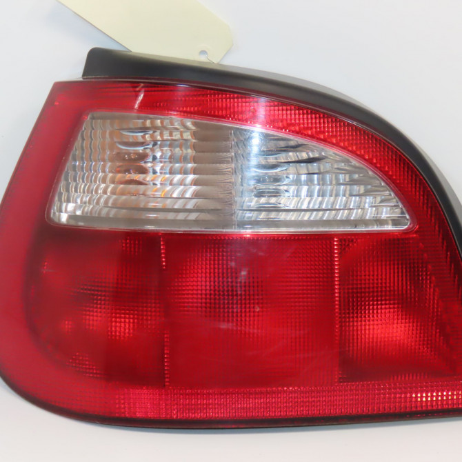 Feu arrière gauche occasion RENAULT MEGANE I Phase 2 03-1999->06-2003 1.4 16v 7700428320 1