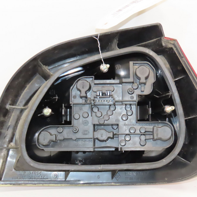 Feu arrière gauche occasion RENAULT MEGANE I Phase 2 03-1999->06-2003 1.4 16v 7700428320 2