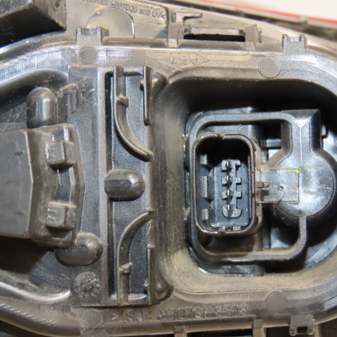 Feu arrière droit occasion RENAULT CLIO IV Phase 2 08-2016->... 1.5 DCI 90ch 265509846R 3