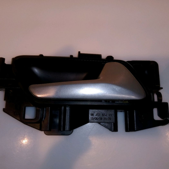 Poignee int porte ard occasion PEUGEOT 308 II 308 II Phase 2 2017-04-01-> 1.2i PureTech 130ch 98201552VV 1