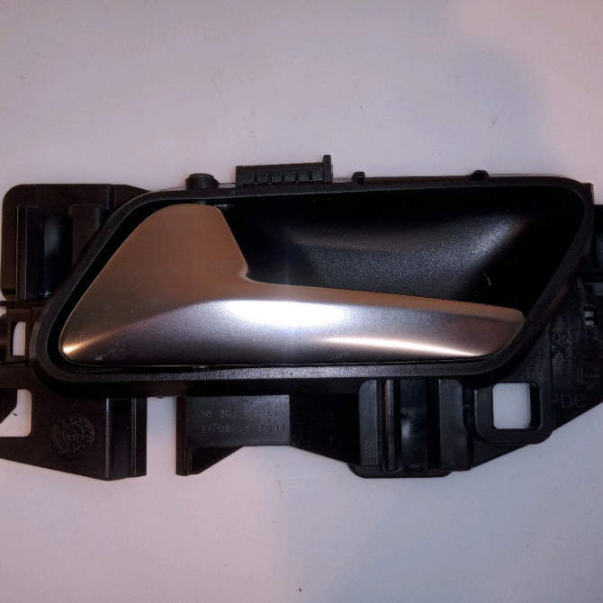 Poignee int porte avg occasion CITROEN DS3 98201553VV 1