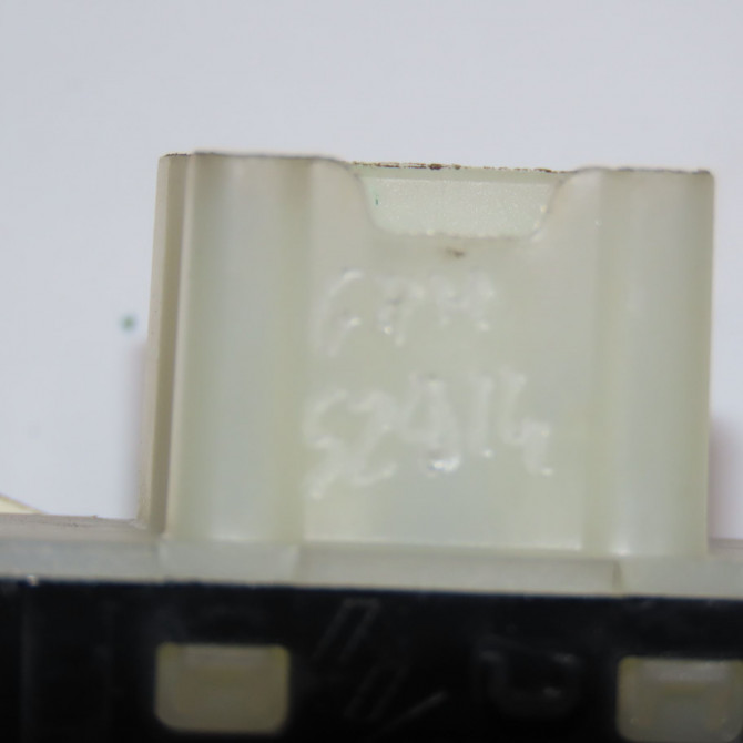 Commande leve-glace porte arrière droite occasion DACIA DUSTER II Phase 1 10-2017->... 254013145R 4