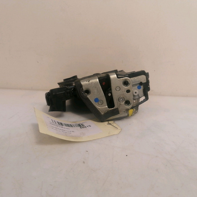 Serrure porte avg occasion TOYOTA AURIS I Phase 1 03-2007->03-2010 2.0 D-4D 6904002210 1