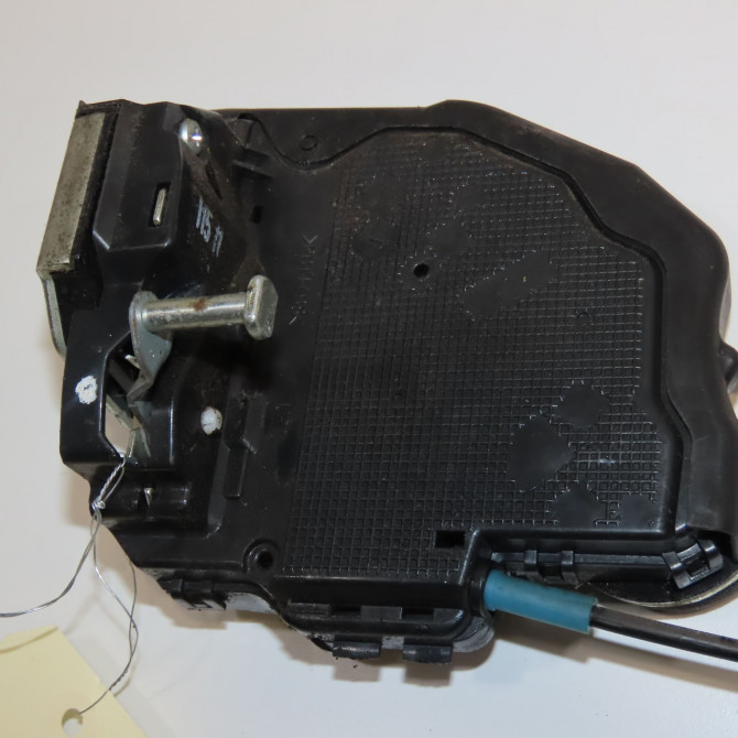 Serrure porte ard occasion TOYOTA VERSO Phase 1 06-2009->12-2012 126 D-4D 690500F031 2