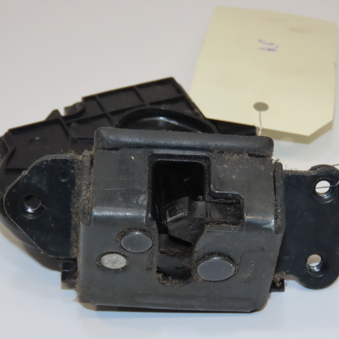 Serrure hayon occasion TOYOTA VERSO Phase 1 06-2009->12-2012 126 D-4D 6935002080 1