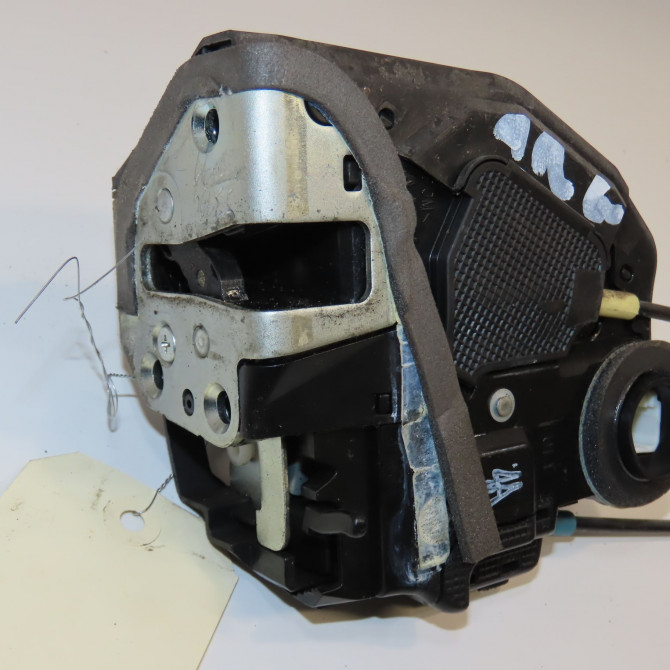 Serrure porte arg occasion TOYOTA VERSO Phase 1 06-2009->12-2012 126 D-4D 690600F031 1