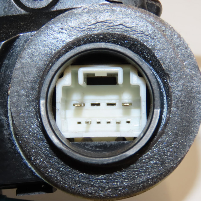 Serrure porte arg occasion TOYOTA VERSO Phase 1 06-2009->12-2012 126 D-4D 690600F031 4