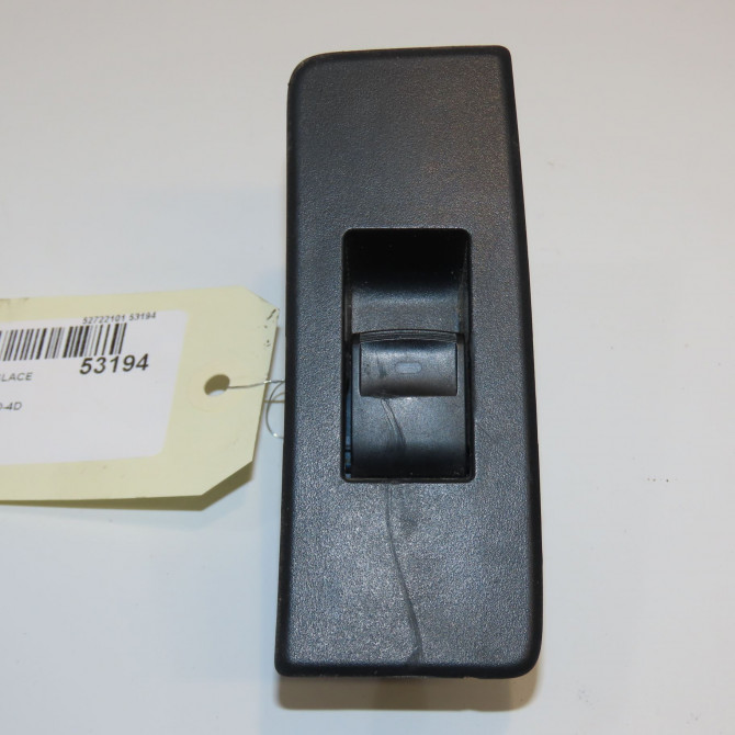 Commande leve-glace porte arrière gauche occasion TOYOTA VERSO Phase 1 06-2009->12-2012 126 D-4D 8481005070 1