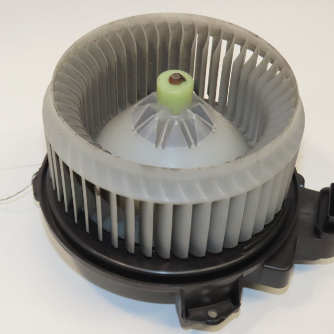 Ventilateur de chauffage occasion TOYOTA AURIS I Phase 1 03-2007->03-2010 2.0 D-4D 8710302150 1