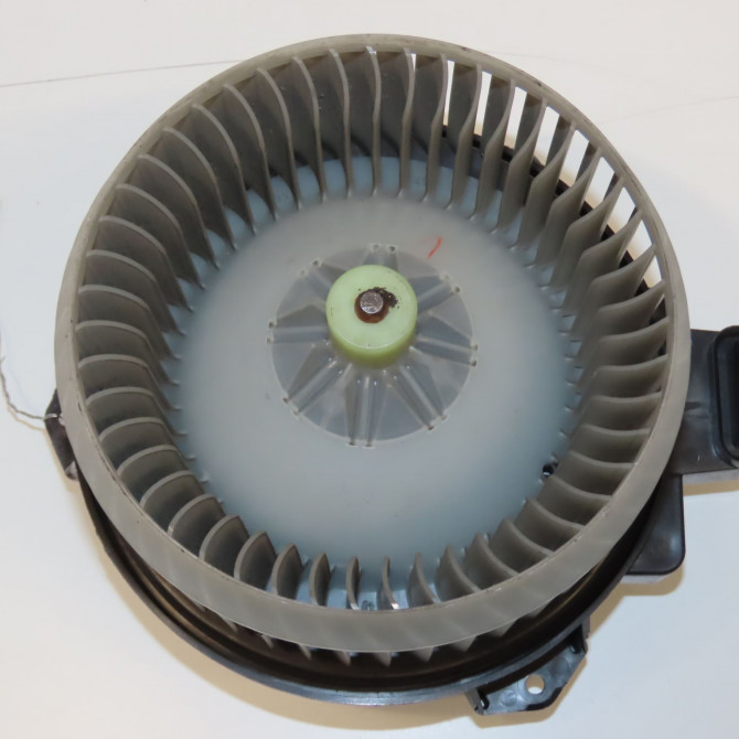 Ventilateur de chauffage occasion TOYOTA AURIS I Phase 1 03-2007->03-2010 2.0 D-4D 8710302150 2