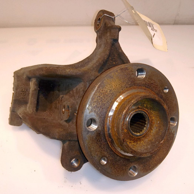 Moyeu avg occasion PEUGEOT 207 Phase 1 04-2006->06-2013 1.4 VTI 16v 95ch 330776 1