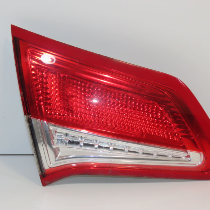 Feu arrière interieur gauche occasion CITROEN C4 II Phase 1 10-2010->01-2015 1.6 HDI 90ch 7453E4 1