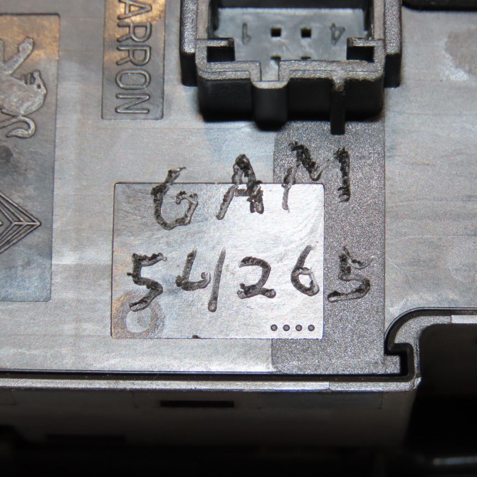 Commande lève-glace porte avant gauche occasion CITROEN C4 II Phase 1 10-2010->01-2015 1.6 HDI 115ch 6490JX 6