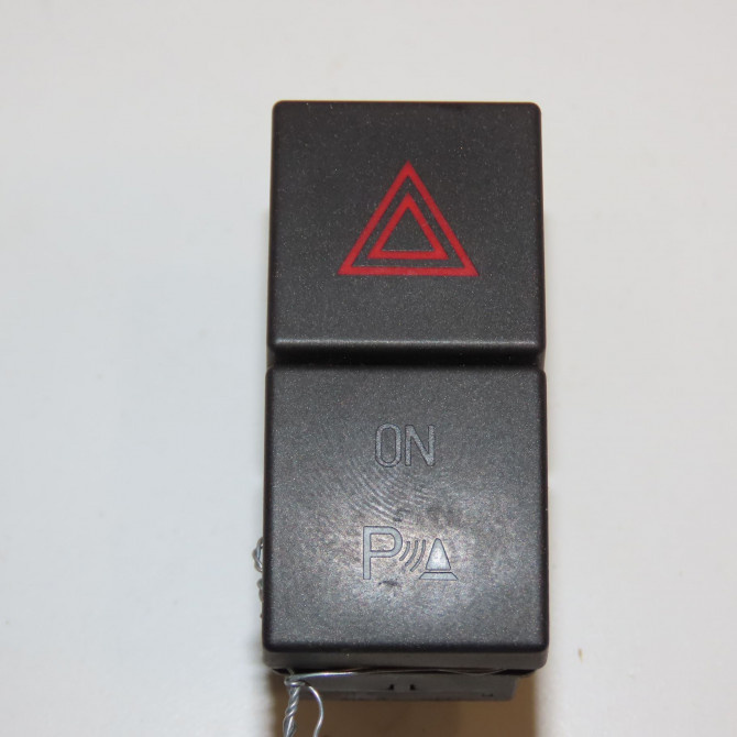 Bouton de warning occasion FORD CMAX I Phase 2 03-2007->09-2010 1.8 TDCI 8v 115ch 1471731 1