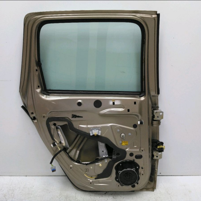 Porte arrière gauche occasion CITROEN C3 PICASSO Phase 1 02-2009->08-2012 1.4i 16v 95ch 9006Q3 2