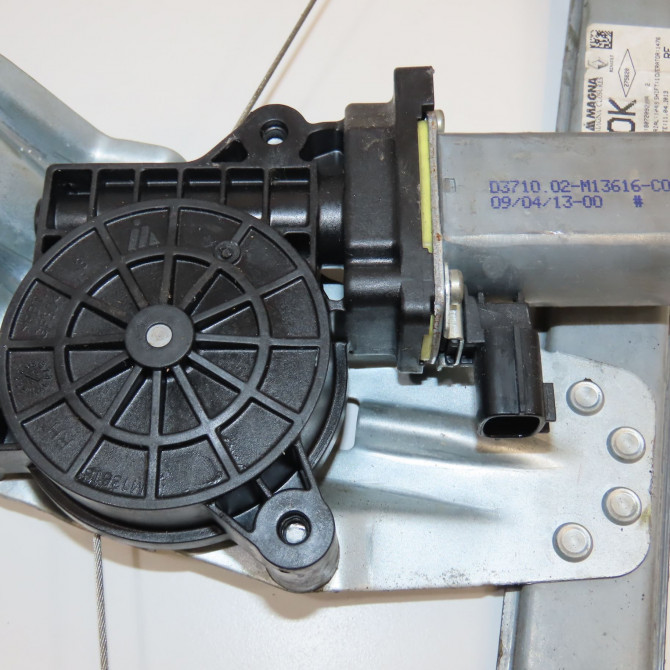 Mecanisme + moteur lève-glace avant droit occasion DACIA SANDERO II Phase 1 10-2012->... 1.5 DCI 90ch 807208433R 3