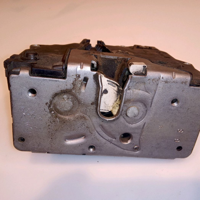 Serrure porte ard occasion OPEL CORSA IV Phase 1 09-2006->12-2010 1.2 TWINPORT 80ch 13258268 1