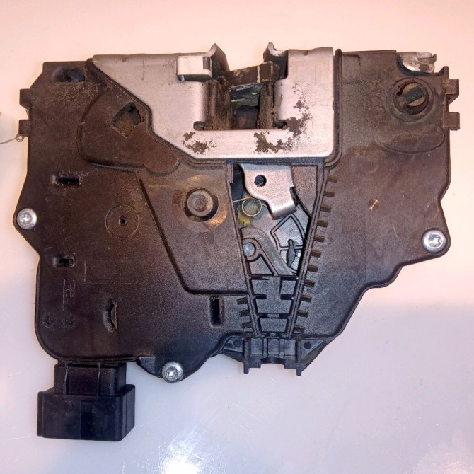 Serrure porte ard occasion OPEL CORSA IV Phase 1 09-2006->12-2010 1.2 TWINPORT 80ch 13258268 2