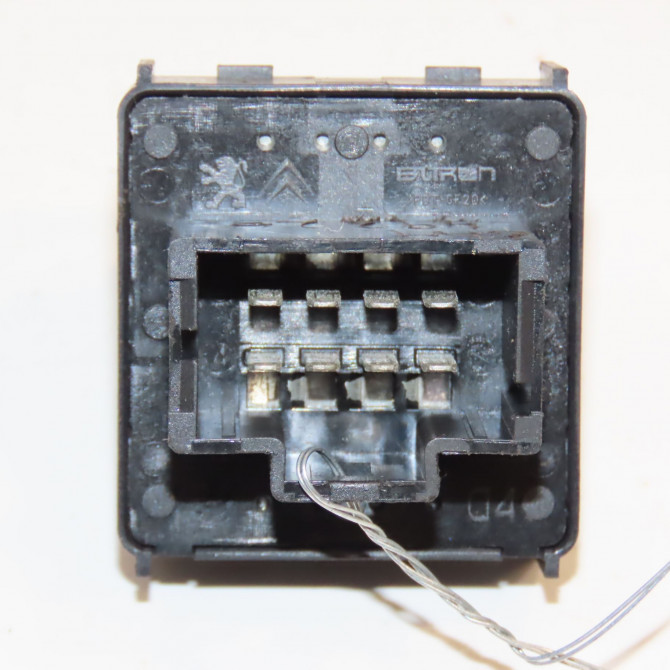 Commande lève-glace porte avant gauche occasion PEUGEOT 208 Phase 2 04-2015->... 1.2i PURETECH 110ch 96758193ZD 2