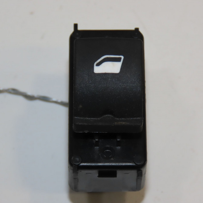 Commande lève-glace porte avant droite occasion PEUGEOT 208 Phase 2 04-2015->... 1.2i PURETECH 110ch 96758217ZD 1