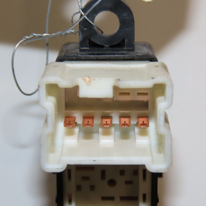 Commande lève-glace porte avant droite occasion NISSAN CABSTAR 3