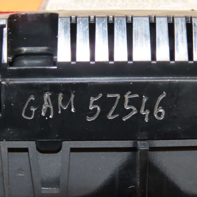 Commande de chauffage occasion FORD CMAX I Phase 2 03-2007->09-2010 1.8 TDCI 8v 115ch 1698890 6