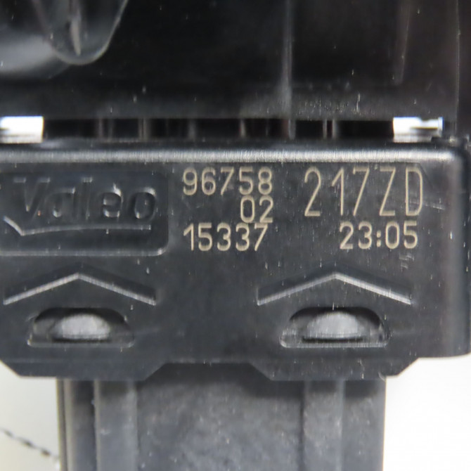 Commande lève-glace porte avant droite occasion PEUGEOT 208 208 Phase 1 2012-03-01->2015-09-30 1.0i VTI 68ch 96758217ZD 4