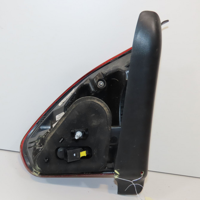 Feu arrière interieur gauche occasion PEUGEOT 2008 Phase 1 01-2013->... 1.2i PURETECH 110ch 9814758480 2