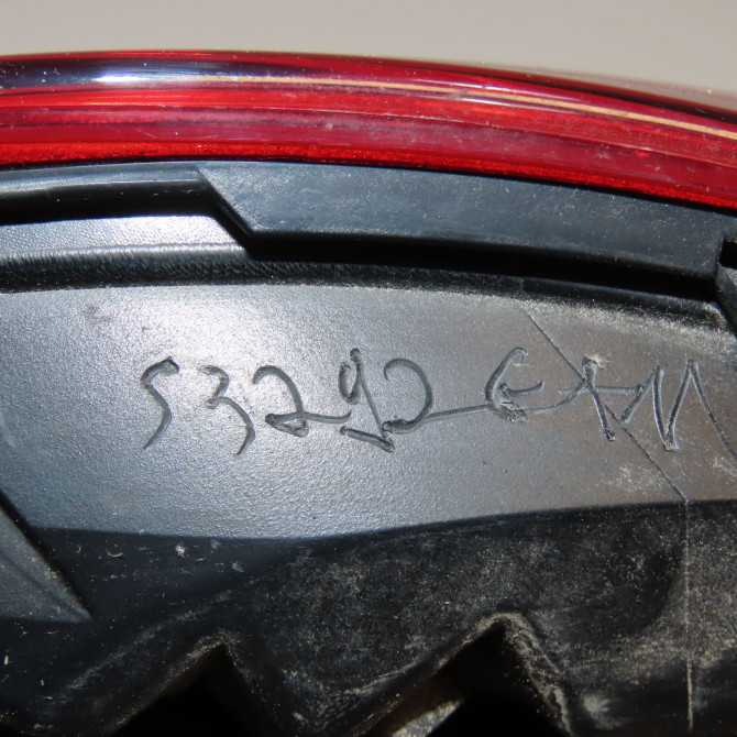 Feu arrière interieur gauche occasion PEUGEOT 2008 Phase 1 01-2013->... 1.2i PURETECH 110ch 9814758480 5