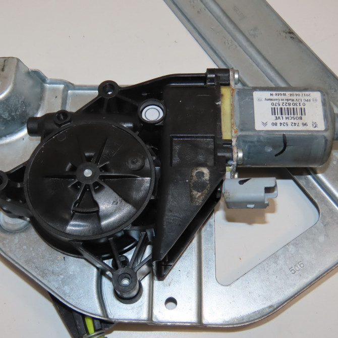 Mecanisme+moteur leve-glace avg occasion PEUGEOT 208 Phase 2 04-2015->... 1.2i PURETECH 110ch 9673155280 3