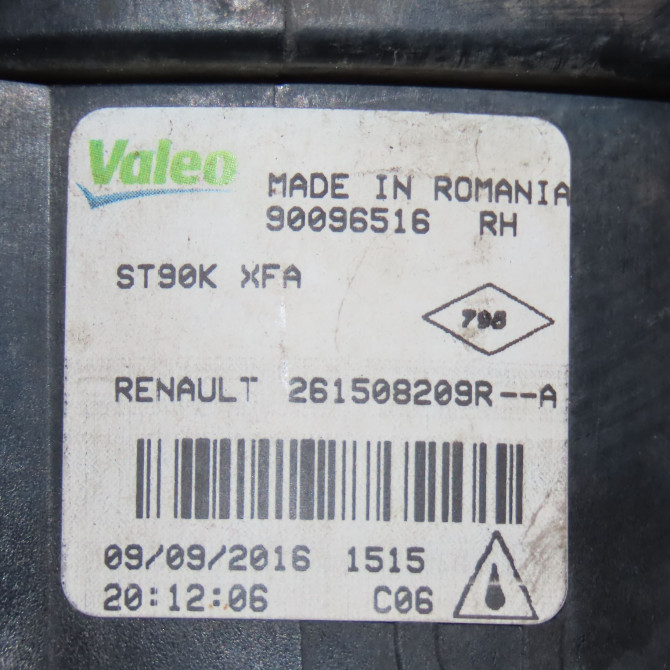Phare antibrouillard avant droit occasion RENAULT CLIO IV Phase 2 08-2016->... 1.5 DCI 90ch 261508209R 4