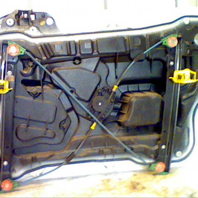 Mecanisme+moteur leve-glace avg occasion LANCIA YPSILON IV Phase 1 10-2003->10-2006 1.2i 60ch 71732829 2