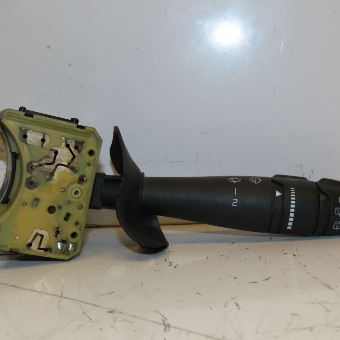 Commande essuie glace occasion RENAULT MEGANE I Phase 1 11-1995->03-1999 1.6i 7701049615 1