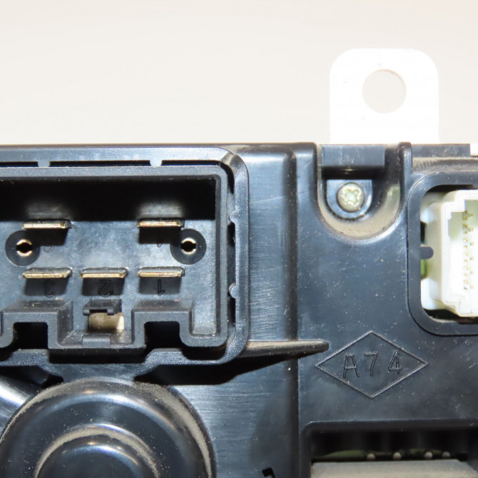 Commande de chauffage occasion RENAULT MASTER III Phase 1 04-2010->... 2.3 DCI 125ch 275700006R 4